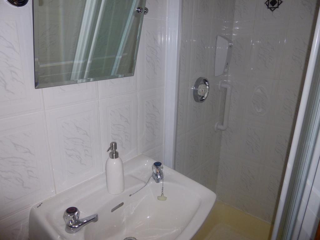 The Ocean Wave Bed & Breakfast Cleggan